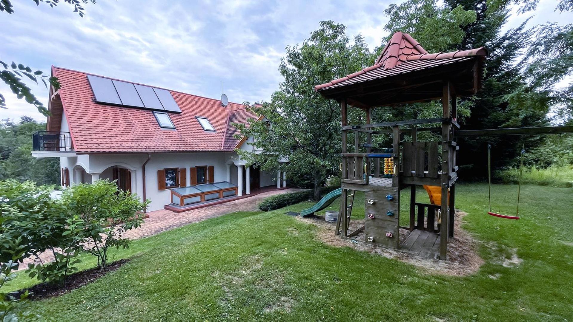 Ozkut Apartmanhaz Olmod 외부 사진